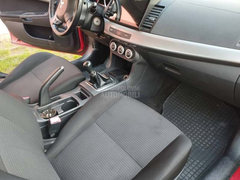 Mitsubishi Lancer 