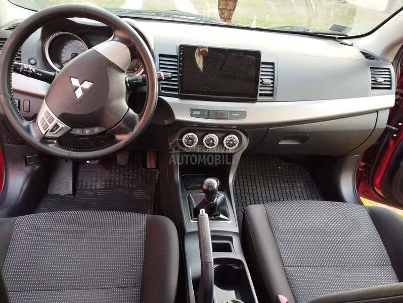 Mitsubishi Lancer 
