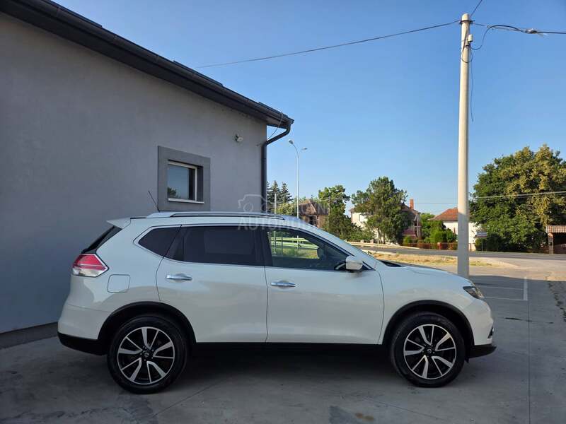 Nissan X-Trail TEKNA/360/LED/NAV