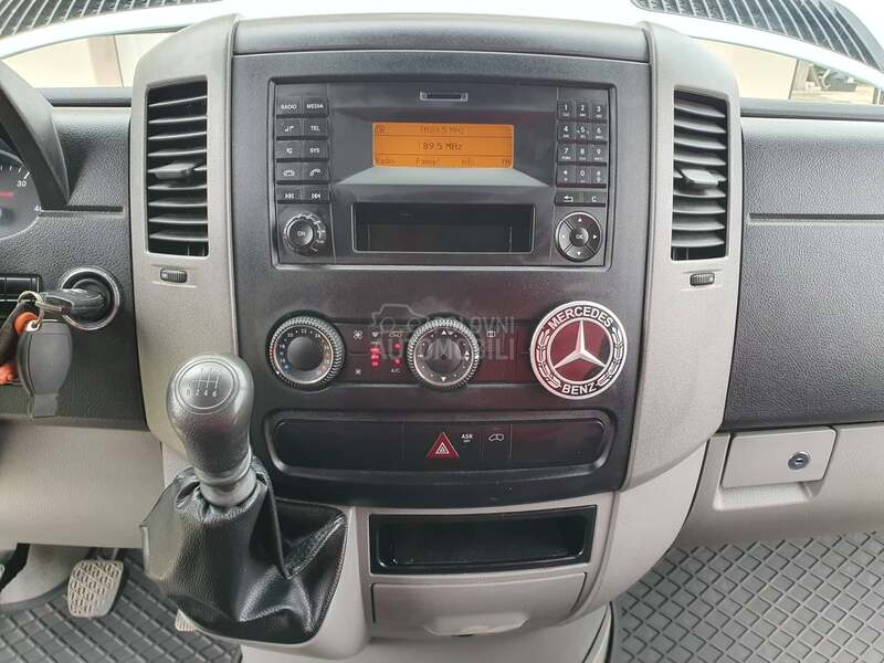 Mercedes Benz Sprinter RAMPA 316ROL CERADA NOV