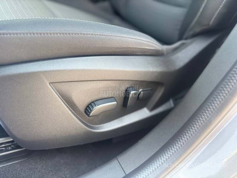 Renault Arkana 1.6 Etech Business