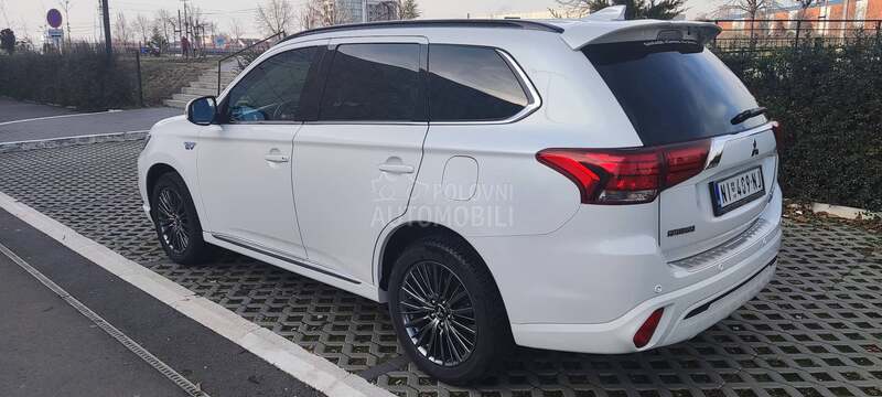 Mitsubishi Outlander 2.4 PHEV