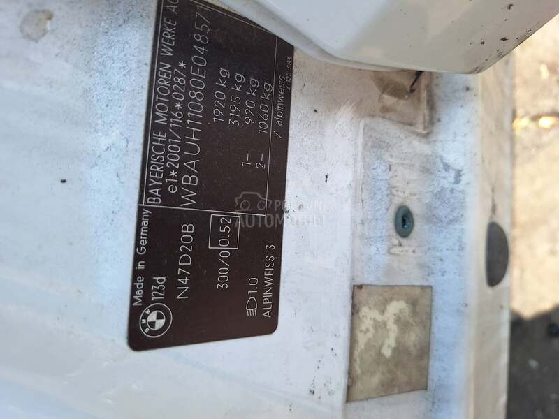 BMW 123 -  kompletan auto u delovima