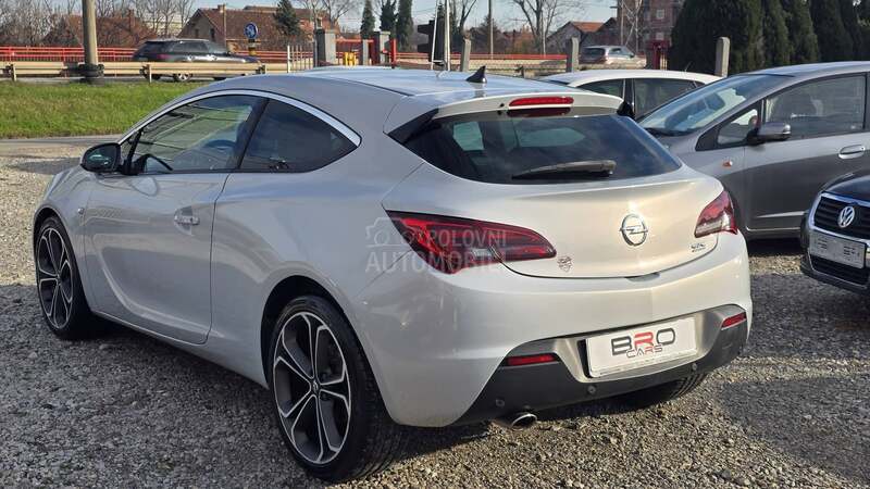 Opel Astra J 1.6 GTC