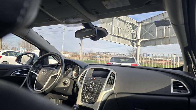 Opel Astra J 1.6 GTC