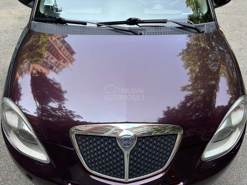 Lancia Ypsilon 