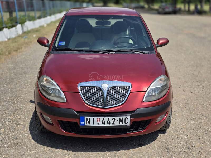 Lancia Ypsilon 