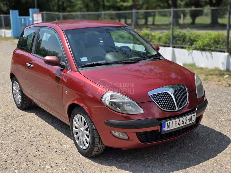 Lancia Ypsilon 