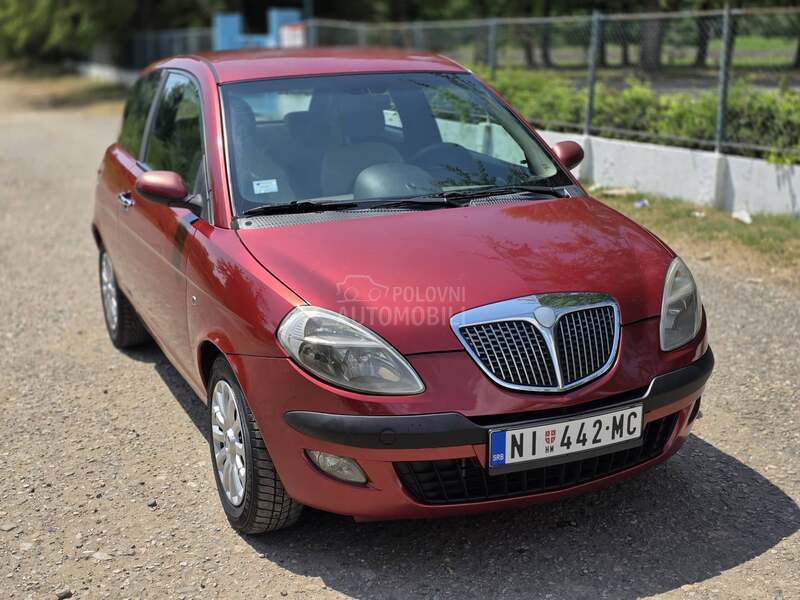 Lancia Ypsilon 