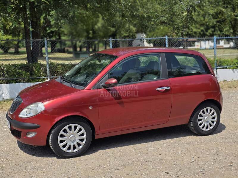 Lancia Ypsilon 