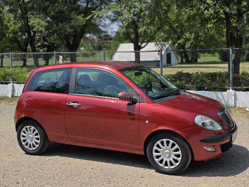 Lancia Ypsilon 