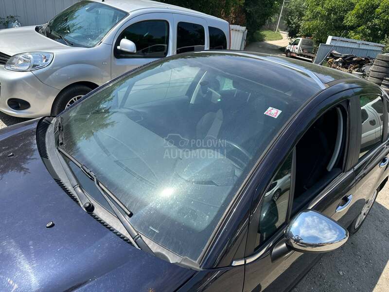Citroen C3 EKU 2012. god. -  kompletan auto u delovima