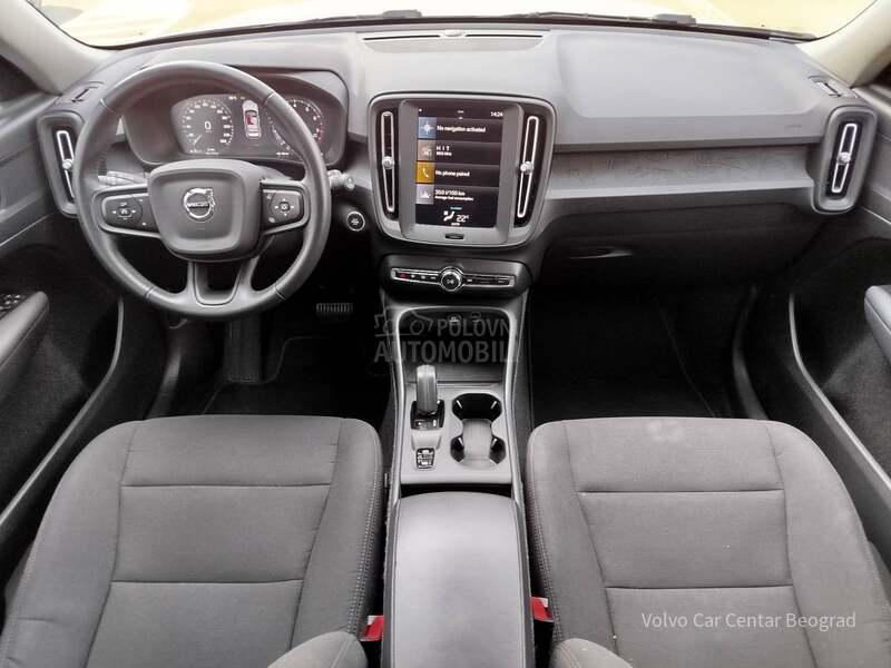 Volvo XC40 1.5 T2 MOMENTUM A/T