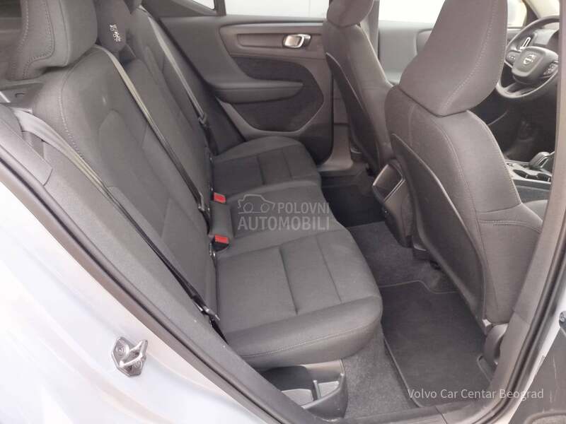 Volvo XC40 1.5 T2 MOMENTUM A/T