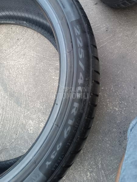 Pirelli 225/40 R19 Letnja