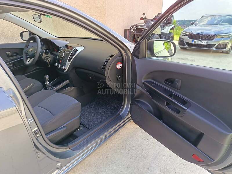 Kia cee`d sw 1.6crdi 6b CH
