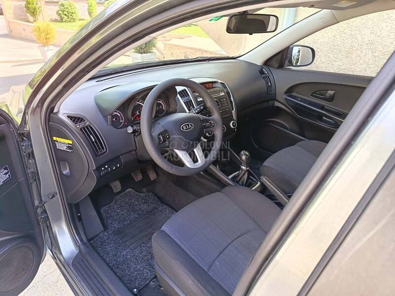 Kia cee`d sw 1.6crdi 6b CH