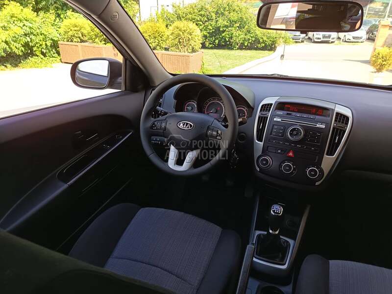 Kia cee`d sw 1.6crdi 6b CH