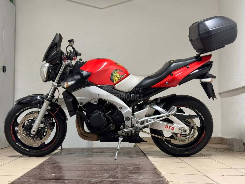 Suzuki GSR 600