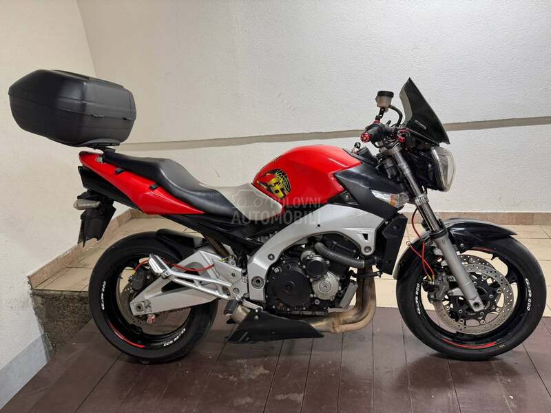 Suzuki GSR 600