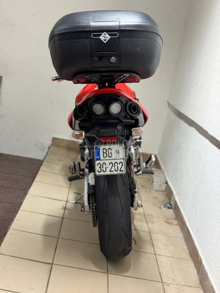 Suzuki GSR 600