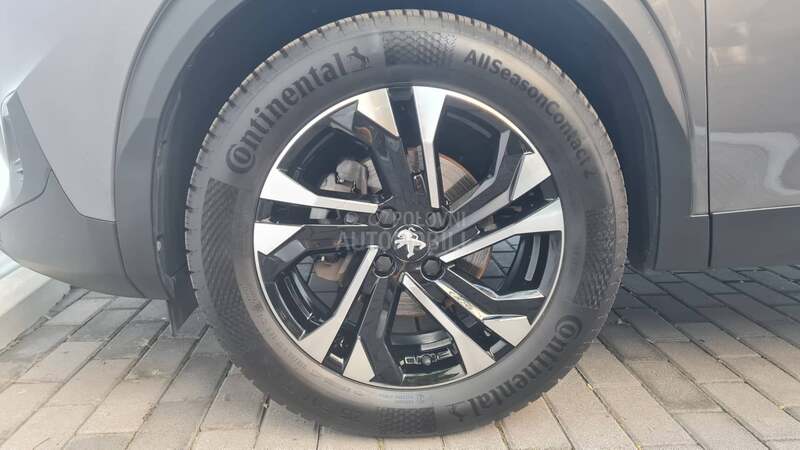 Peugeot 2008 1.2 Allure Aut.