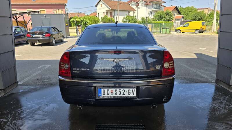 Chrysler 300C 