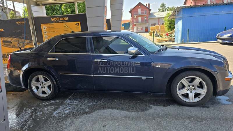 Chrysler 300C 