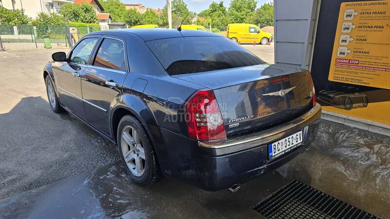 Chrysler 300C 