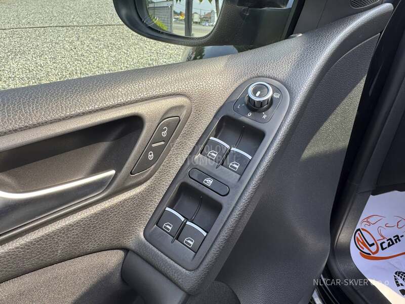 Volkswagen Golf 6 1.6TDI HIGHLINE