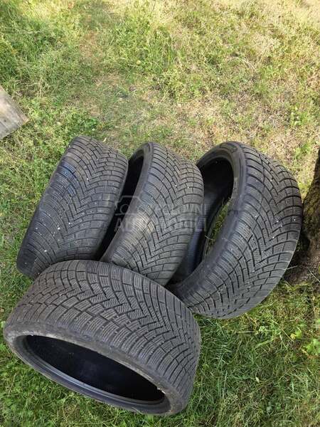 Barum 235/35 R19 Zimska