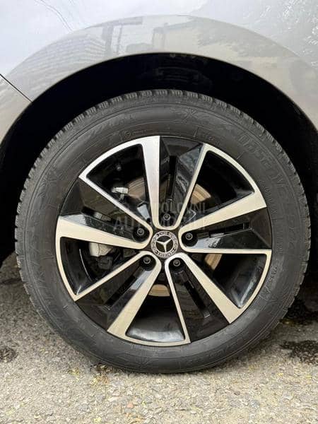 Mercedes Benz T Klasa T180d