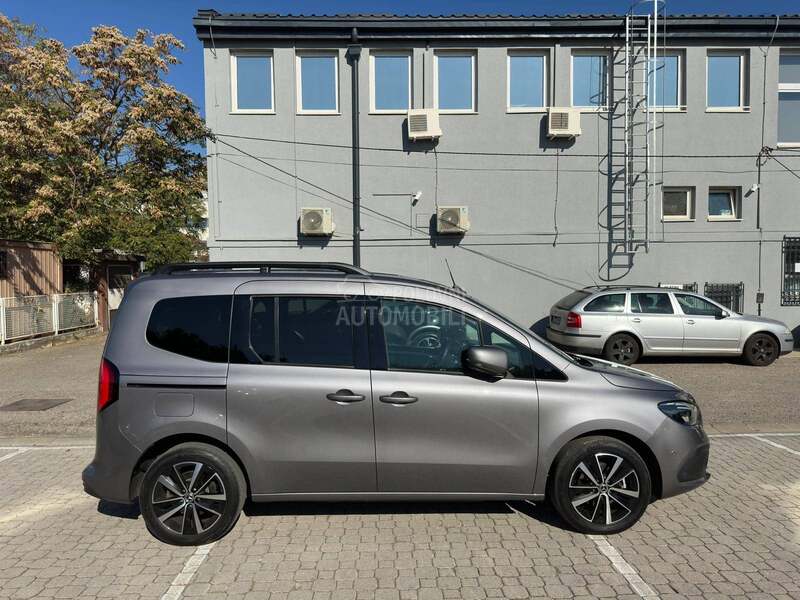 Mercedes Benz T Klasa T180d