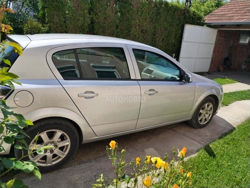 Opel Astra H 