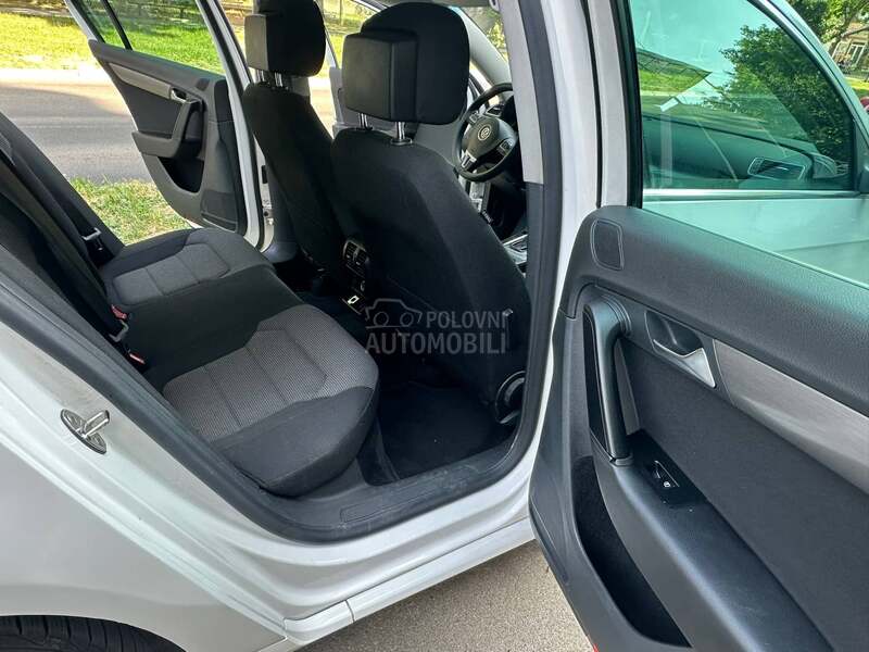 Volkswagen Passat B7 2.0 TDI  DSG