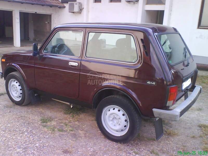 Lada Niva I FABRICKA BOJA