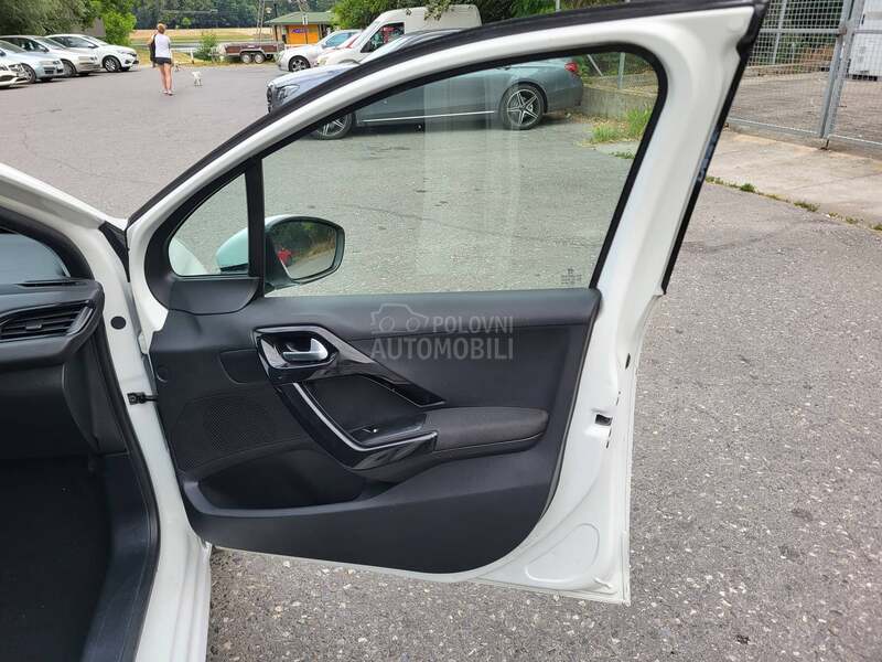 Peugeot 208 1.4HDI auto mati c
