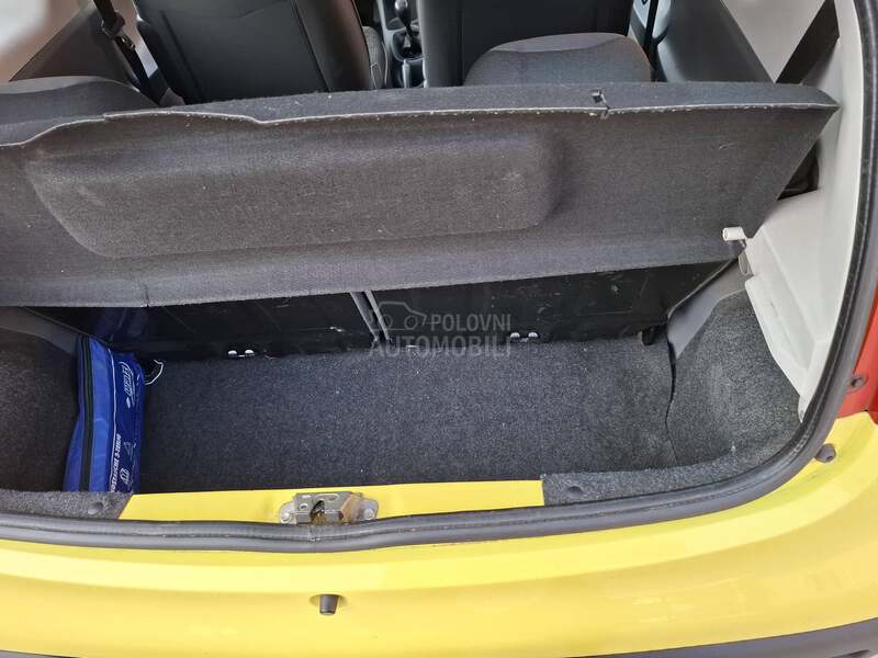 Peugeot 107 1.0b clima 2009