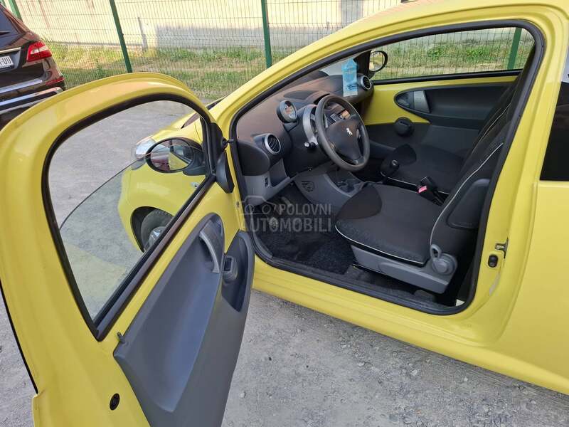 Peugeot 107 1.0b clima 2009