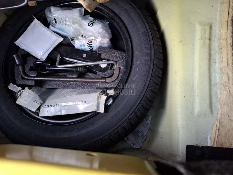 Peugeot 107 1.0b clima 2009