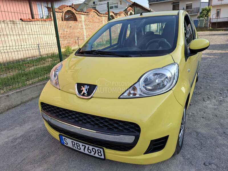 Peugeot 107 1.0b clima 2009