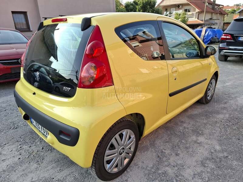 Peugeot 107 1.0b clima 2009