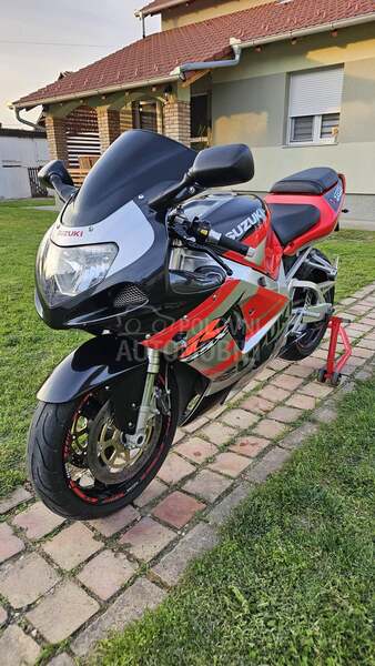 Suzuki GSXR 750