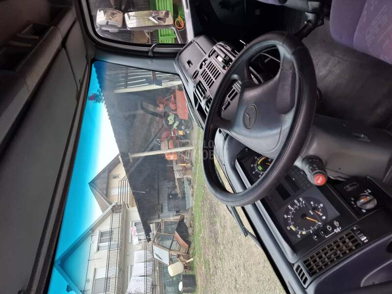 Mercedes Benz atego 815