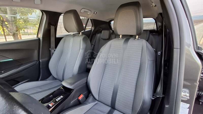 Peugeot 2008 ALURE/3D/VIRTUAL