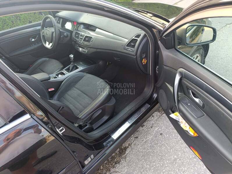 Renault Laguna NV676 2010. god. -  kompletan auto u delovima