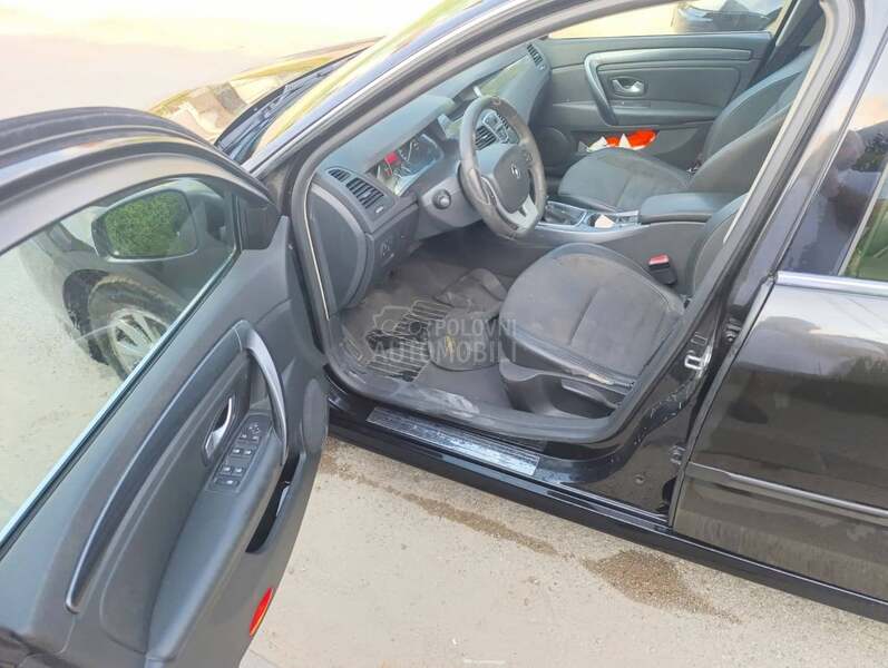 Renault Laguna NV676 2010. god. -  kompletan auto u delovima