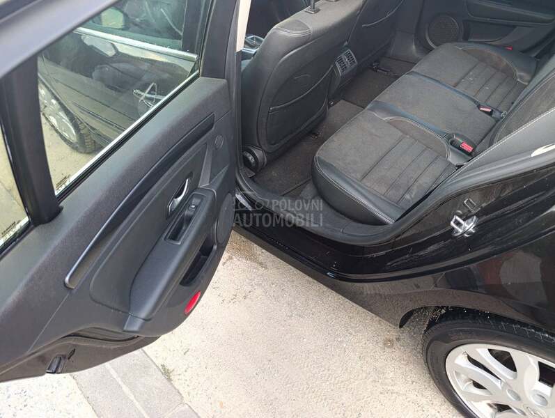 Renault Laguna NV676 2010. god. -  kompletan auto u delovima