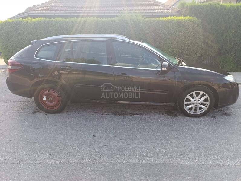 Renault Laguna NV676 2010. god. -  kompletan auto u delovima