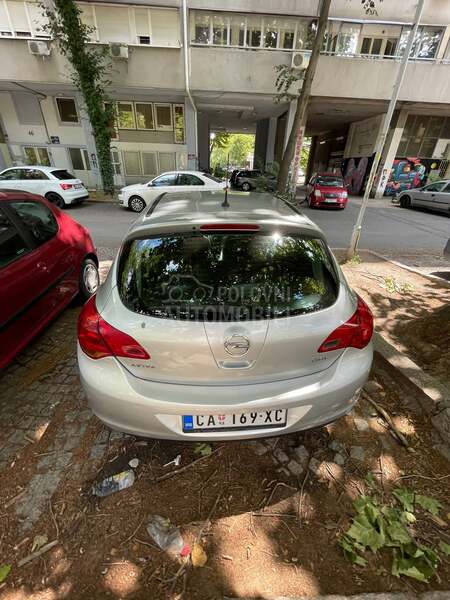 Opel Astra J 